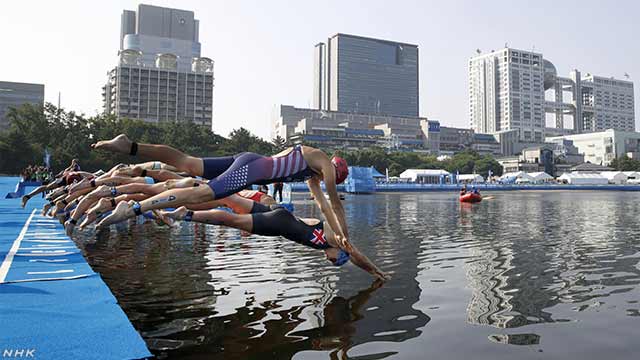 糞便生大腸菌の海に飛び込む世界の選手